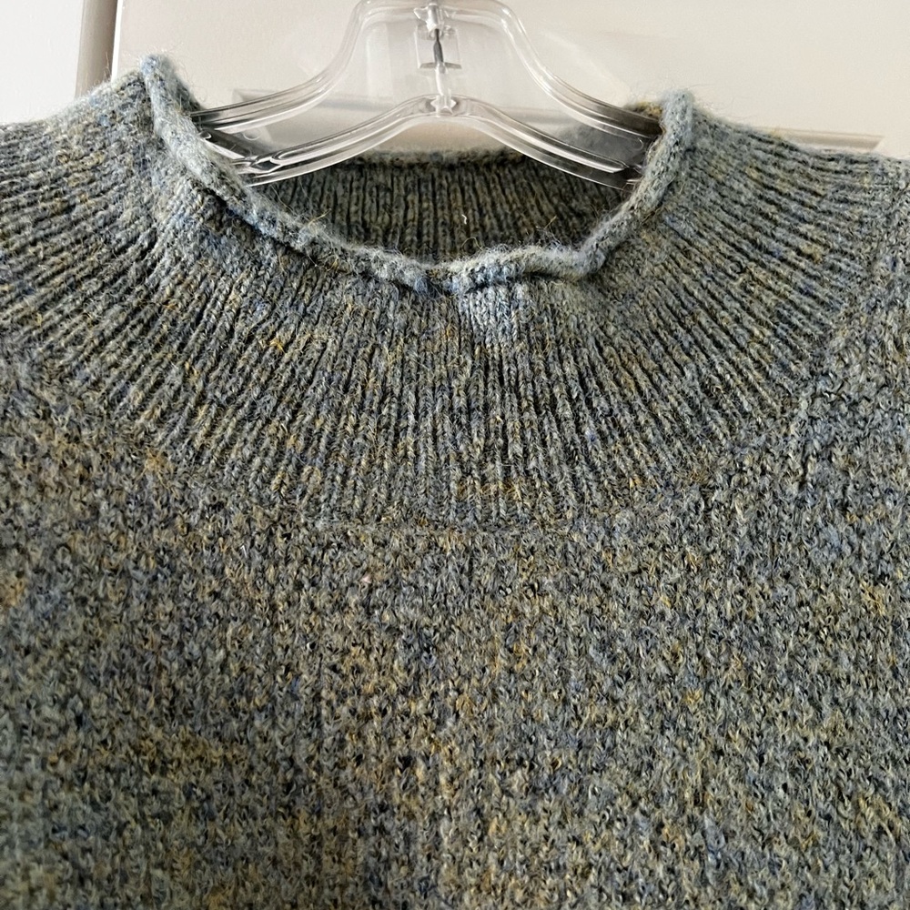 Coldwater Creek beautiful green Sweater with Pine Tree Motif - Picture 4 of 7